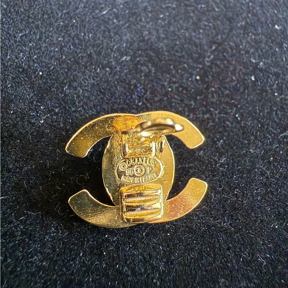 Vintage Classic Chanel CC turnlock Earrings! Clip-on*Beautiful Shiny*24K Plated - Picture 4 of 8